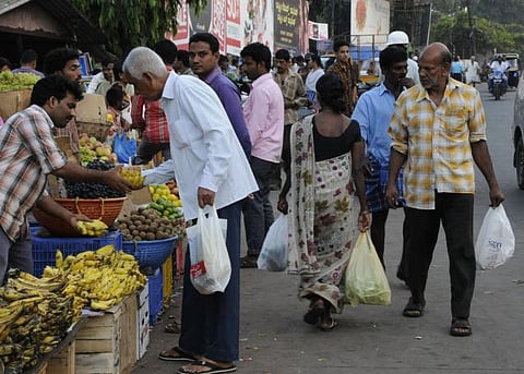 தமிழகத்தில் ஜூன் 5 முதல்﻿ 50 மைக்ரானுக்கு குறைவான பிளாஸ்டிக் பைகளுக்கு தடை﻿: உள்ளாட்சி சுகாதாரத்துறை நடவடிக்கை