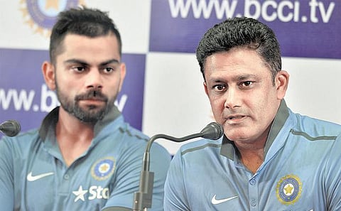 கேப்டன் கோலிக்கும் பயிற்சியாளர் கும்ப்ளேவுக்கும் இடையே மோதல்?