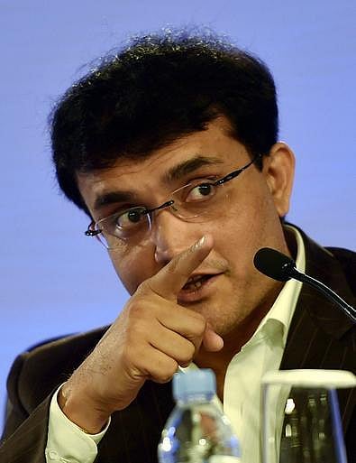 சர்ச்சையை ஒதுக்கி வைத்து விட்டு ஆட்டத்தில் கவனம் செலுத்துங்கள்: கங்குலி அறிவுரை