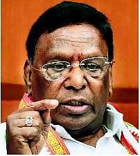 அனுமதியின்றி அதிகாரிகள் சந்திக்க தடை: தனிப்பட்ட அதிகாரம் எதுவும் ஆளுநர் கிரண்பேடிக்கு இல்லை - சட்டப்பேரவையில் முதல்வர் நாராயணசாமி அறிவிப்பு