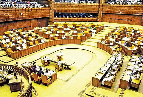 மாட்டிறைச்சி தடை சட்டத்துக்கு எதிராக கேரள சட்டப்பேரவையில் தீர்மானம்