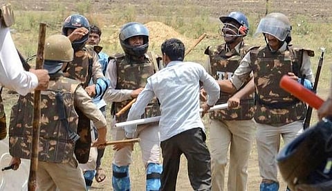 மத்தியப் பிரதேசத்தில் போலீஸ் தாக்கியதில் விவசாயி பலி