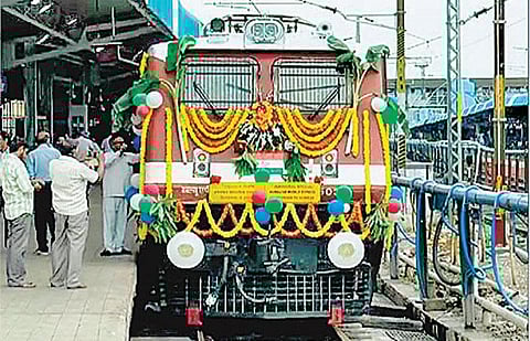 கூடுதல் பாதுகாப்புடன் 40,000 ரயில் பெட்டிகள் தயாரிப்பு﻿: மத்திய ரயில்வே அமைச்சர் சுரேஷ் பிரபு தகவல்﻿