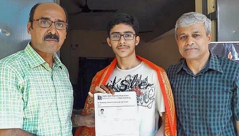 வெற்றி முகம்: சுதந்திரமாகப் படித்து ஐ.ஐ.டி.க்குள் நுழைந்தவர்!