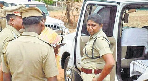 அவமதிப்பு வழக்கு தொடர நீதிபதிகள் அனுமதி﻿