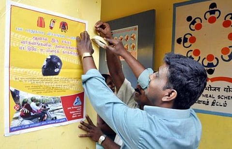 வாகனம் ஓட்டும்போது அசல் உரிமம் வைத்திருக்க வேண்டும்﻿﻿: தலைக்கவசம் அணியாதவர்களுக்கு  விழிப்புணர்வு பயிற்சியுடன் அபராதம்- சாலை பாதுகாப்பு ஆணையரகம் அறிவிப்பு﻿﻿