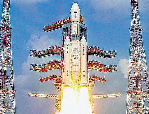 கார்ட்டோசாட்-2 உட்பட 31 செயற்கைக்கோள்களுடன்﻿ பிஎஸ்எல்வி-சி38 இன்று விண்ணில் பாய்கிறது﻿