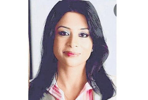 துன்புறுத்தல் வழக்கில் இந்திராணி முகர்ஜி ஆஜர்: சிறை அதிகாரிகளுக்கு எதிராக புகார் மனு கொடுக்க சிபிஐ நீதிமன்றம் அனுமதி