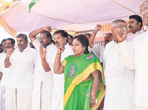 போதைப் பொருள் கடத்தலில் ஈடுபடும் தமிழக போலீஸார்﻿: தமிழிசை சவுந்தரராஜன் குற்றச்சாட்டு﻿