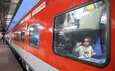 ரயில்களில் இயந்திரம் மூலம் உணவுப்பொருள் விநியோகம்﻿: முதல்கட்டமாக உதய் ரயிலில் அறிமுகமாகிறது﻿