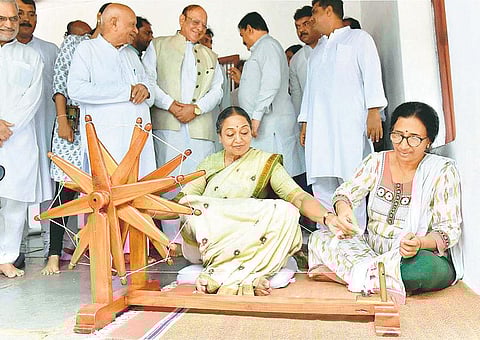 மகாத்மா காந்தியின் கொள்கைகளை முன்னெடுத்து செல்வதே எனது போராட்டம்﻿: குடியரசுத் தலைவர் தேர்தலில் போட்டியிடும் மீரா குமார் விளக்கம்﻿