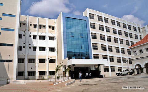 பொறியியல் படிப்புக்கு புதிய கல்விக் கட்டணம் நிர்ணயம்: நீதிபதி பாலசுப்பிரமணியன் கமிட்டி அறிவிப்பு