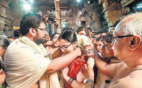 குமரி மாவட்டம் குமாரகோவிலில் பெண் சார் ஆட்சியர் - கேரள எம்எல்ஏ காதல் திருமணம்﻿