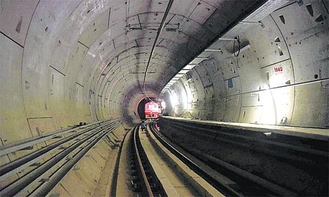 மெட்ரோ ரயில் பணி﻿: இரும்பு கம்பி விழுந்து பிஹார் இளைஞர் பலி﻿