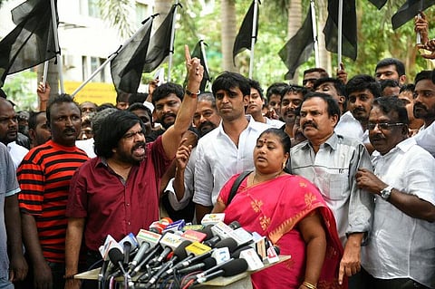 போராட்டம் நடத்தக்கூட இந்த ஆட்சியில் அனுமதி இல்லை: கேளிக்கை வரிக்கு எதிராக டி.ஆர். வேதனை