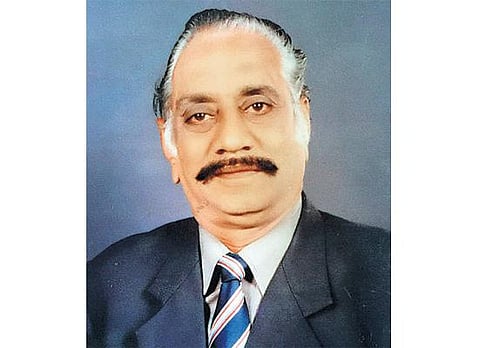 இயற்கை மரணமடைந்த﻿ ஓய்வுபெற்ற வங்கி அதிகாரி கண், உடல் தானம்﻿