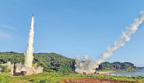 போர் விமானம், கப்பல்களில் இருந்து ஏவுகணைகளை வீசி தென்கொரியா ஒத்திகை﻿