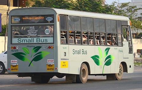 சென்னையில் சிறிய பேருந்துகளுக்கு அதிகரித்துவரும் வரவேற்பு: ஓராண்டில் 4.32 கோடி பேர் பயணம்; ரூ.30.48 கோடி வருவாய்