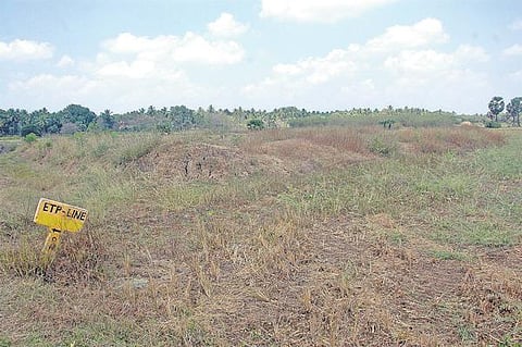 ‘உழவுப் பணி செய்ய முடியவில்லை’: கதிராமங்கலம் மக்களின் அச்சத்துக்கு காரணம் என்ன?﻿