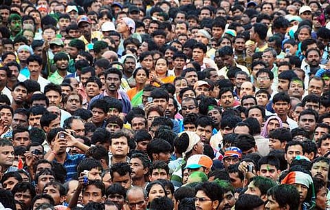 உலக மக்கள் தொகை 30 ஆண்டுகளில் 50% அதிகரிப்பு﻿﻿: 750 கோடியை எட்டியது; இந்தியாவில் 131 கோடி﻿