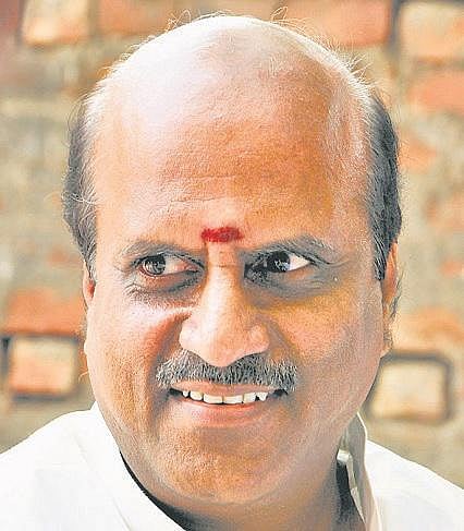 கிரண்பேடி கோப்புகளை திருத்தும் பணியில் ஈடுபட்டுள்ளார்: புதுச்சேரி எம்எல்ஏ லட்சுமிநாராயணன் குற்றச்சாட்டு