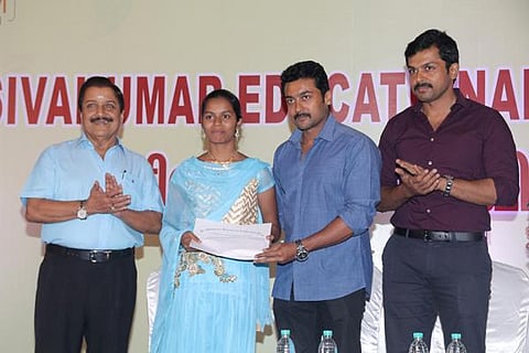 அறிவு, திறமை, செல்வம் அனைத்தும் அடுத்தவர்களுக்கு கொடுப்பதற்கே: கார்த்தி