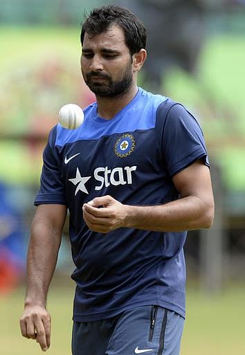 கொல்கத்தாவில் மொகமது ஷமியைத் தாக்க முயன்றதால் பரபரப்பு: 3 பேர் கைது