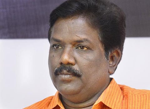 கும்பலாட்சியின் காலத்தில்...