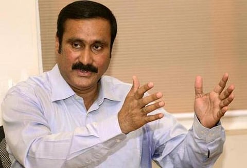 தனியார் மருத்துவமனை செவிலியருக்கு அரசுக்கு இணையான ஊதியம் வழங்குக: அன்புமணி