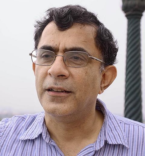 பொது நிறுவனங்களின் வலுவிழப்பு சமூக அநீதிக்கே இட்டுச் செல்லும்: தேவேஷ் கபூர் பேட்டி