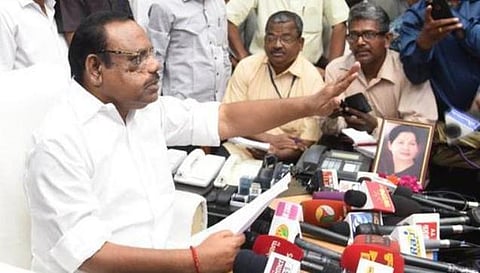 தலித் அரசியலை நோக்கி நகர்கிறதா அதிமுக?