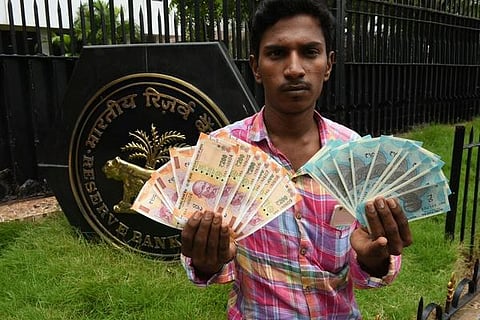 புதிய ரூ.50, ரூ.200 நோட்டுகள் சென்னையில் விநியோகம்