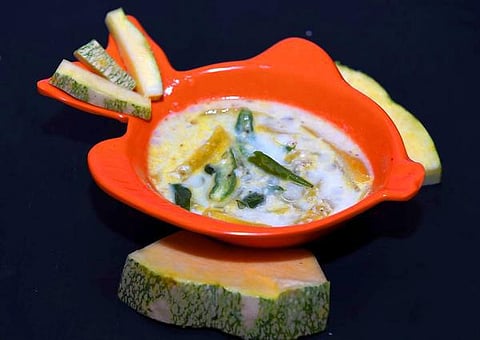 வீடெல்லாம் மணக்கும் ஓணம்: எரி கொள்ளி