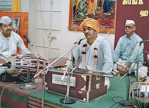 கதாகாலட்சேபம்: ஒரு முன்கதைச் சுருக்கம்