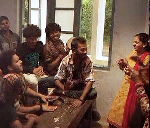 ஜிமிக்கி கம்மல் ஒரு கோடி!