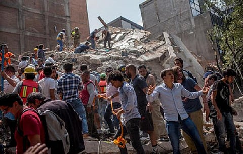 மெக்சிகோவில் சக்தி வாய்ந்த நிலநடுக்கம்:  248 பேர் பலி