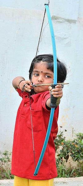 வில்வித்தை ஷிவானி!