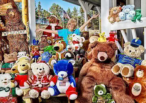 வாழ்வு இனிது: கரடி பொம்மையை நேசிக்கும் பாட்டி!