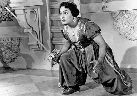 வேட்டையாடு விளையாடு 06: முதல் ‘கேவா’ கலர் திரைப்படம்!