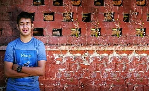 ‘பிளஸ் டூ’எழுத்தாளர்!