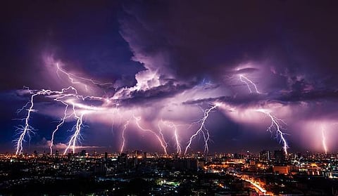 மின்னல், இடியின்போது எந்தக் கட்டிடத்தில் நுழையலாம்?