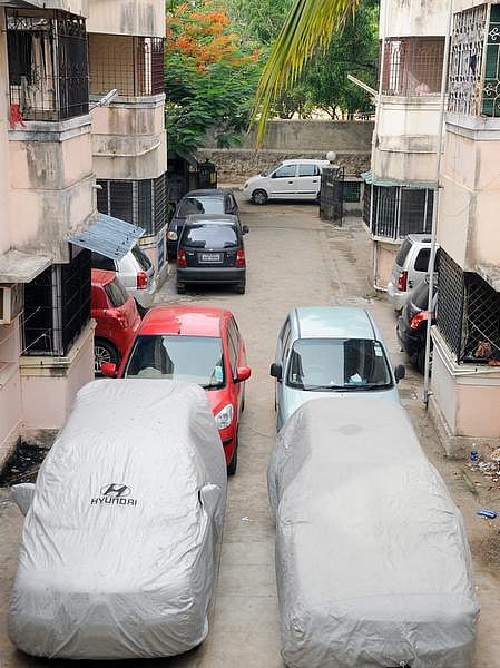 வாகன நிறுத்துமிடம் அதற்கு மட்டும்தானா?