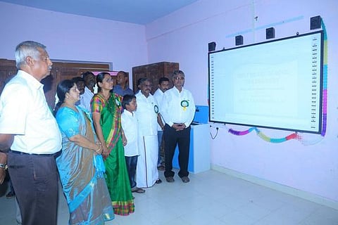 முன்னாள் மாணவர்களால் புனரமைக்கப்பட்ட அரசுப் பள்ளி