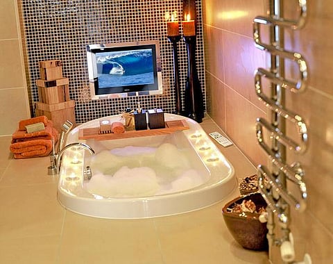 பொருள் புதிது 14: நவீன ஸ்மார்ட் குளியலறை