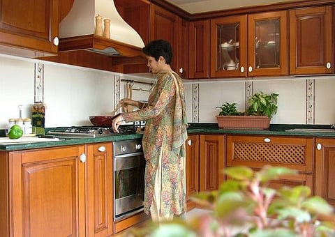 பொருள் புதிது 17: சமையலறைக்கான ஸ்மார்ட் புகைபோக்கி