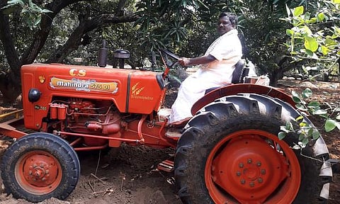 கல்விக்கு கைகொடுக்கும் விவசாயி