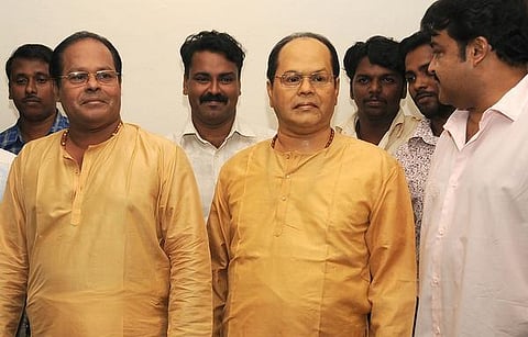 படிப்போம் பகிர்வோம்: புற்றுநோய் கண்டு புன்னகைத்தவர்!