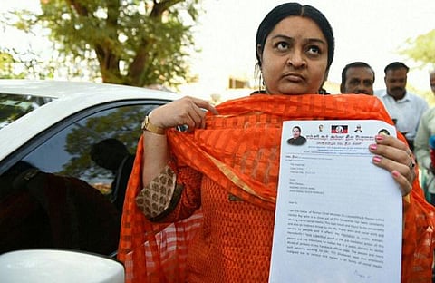 சமூக வலைதளங்களில் அவதூறு: நடவடிக்கை கோரி கமிஷனர் அலுவலகத்தில் ஜெ.தீபா புகார்