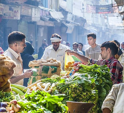 தொழில் தொடங்கலாம் வாங்க 51: ஆஃப்லைனும் அவசியம்!