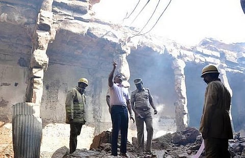 மீனாட்சி அம்மன் கோயிலில் உள்ள கடைகளை நாளைக்குள் காலி செய்ய நீதிமன்றம் உத்தரவு